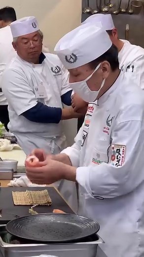 2.1K views | Nori is an indispensable item for sushi! We get a lot of minerals from seaweed in the ocean. We get from nature what our bodies cannot make. @Takaokaya is a Japanese seaweed manufacturer. Try the seaweed we use! #nori #seaweed #seafood #sushi #sushischool #japanesefood | Sushi Chef Institute | Facebook