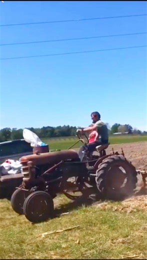 Vintage Tractor Field Preparation Before Planting Crops 🚜💪#usatractor #oldtractor #americanfarming