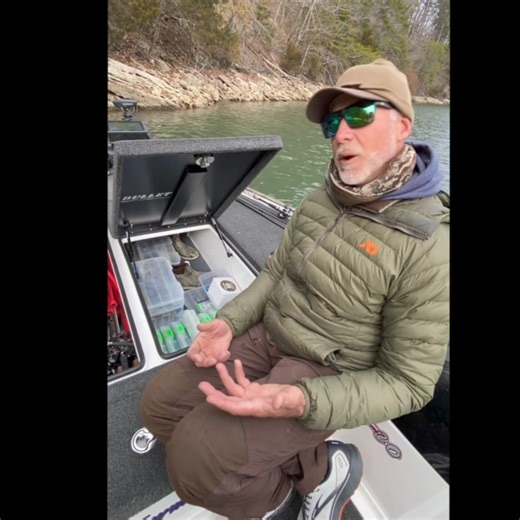 Here is an in depth walk through with Andy Morgan and his Bullet 21XST. Please share this video! | Bullet Boats