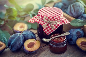 Plum Health Benefits: 5 Reasons To Eat More 'Aloo Bukhara' This Monsoon