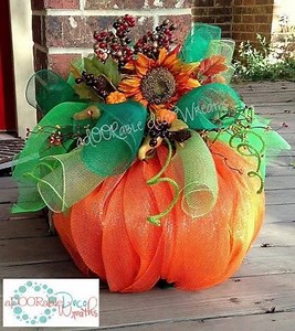 DECO MESH PUMPKIN....Love this!!! What do you think? Find it here (affiliate)... http://shopstyle.it/l/etdG . | Kitchen Crafty Fun