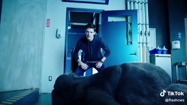 RUN BARRY RUN! #theflash #runbarryrun #theflashcw #theflashedit #edit | The Flash Edit