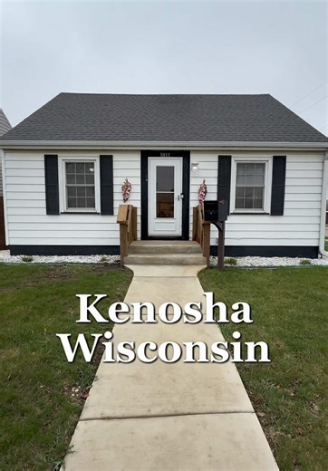 Last stop of the day 🏡✨ This 3 bed, 1.5 bath in Kenosha had potential and the price was right… but it just wasn’t the one. After a full day of showings, we broke everything down—likes, dislikes, and must-haves—and the search continues 🔍 That’s the reality of house hunting… sometimes you have to see what you don’t want to get closer to what you do 💭 Don’t worry, I’m taking y’all along for the next round 👀🏡 Stay tuned… the perfect home is out there! #HouseHunting #RealtorLife #WisconsinRealEs