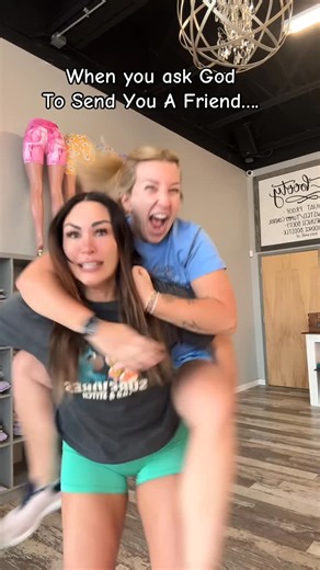 Jessica James on Instagram: "Stitch is such an great friend @lesliemreed 🤣🤣🤣 @fitbootyapparel"