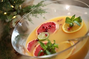 4.1K views · 92 reactions | (NEW VIDEO) 2 great Christmas Punch recipes! One for a non-alcoholic option (so easy and delicious!) and the other for Christmas Morning Breakfast! Printale Recipes on blog: https://entertainingwithbeth.com/christmas-morning-punch-recipe/ https://entertainingwithbeth.com/christmas-morning-punch-recipe/ | Entertaining with Beth | Facebook