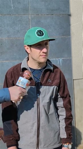 andrea Diprè presenta la mossa del kobra per l'Andrea Diprè per il sociale 2026