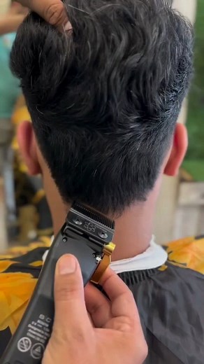 퐀퐚퐛퐢퐝 퐘퐚퐫퐤퐞 ✂️ on Instagram: "V Lo Fade . . . . . . . . . #hairstylist #barbershop #hair #hairtutorial #reels #reelkarofeelkaro #taperfade #reelitfeelit"