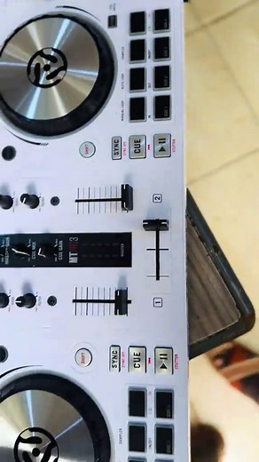 Numark DJ Controller Mixtrack Pro 3 Review