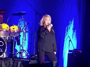Tanya Tucker "Lizzie And The Rainman" live in Shipshewana, IN 1-29-16