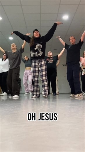 core dance(hall) classes and events in BRNO on Instagram: "This is how we vibe together each Monday! 🇯🇲💕 W/ moves from @bgdancerzteam ✨ 🌸 CORE CREW 🌸 Pondělí 19:30 - 21:00 Pokud se k nám chceš přidat, stačí napsat DM 🌸 #brno #dancehall #dancehallbrno"