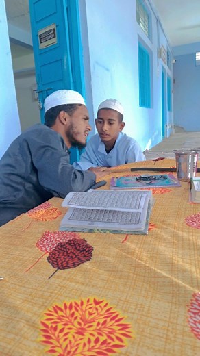 1.6K views · 59K reactions | PET MEIN DARD BHI HO RAHA HAI AUR SABAK BHI SUNA RAHA HAI  #islam #islam #learning #books #prayer #quran #viral #explore #trending #foryou #reelkarofeelkaro #instalike #explorepage #education #islamicvideo #quran | Md Tarique Hanfi | Facebook