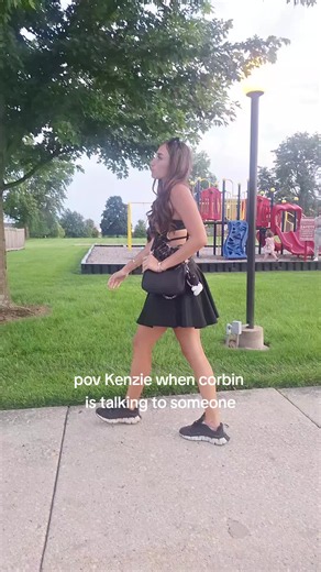 Kenzie reaction when Corbin talks to someone — Love Island POV