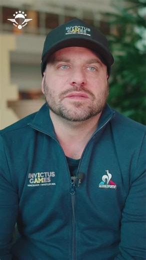 2.1K views · 457 reactions | Raph : ex Commando parachutiste de l’air N30. Capitaine de la team France curling Invictus games. Sport pratiqués : rugby fauteuil, snowboard, skeleton, curling. Vous êtes militaire blessé ou pensez l’être, rapprochez vous des nombreuses structures existantes. | Association Soutien Commando | Facebook