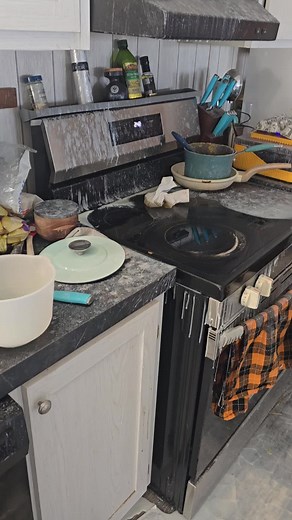 Disaster has struck. Don't leave your tallow on the stove unattended to render🤦‍♀️ #mess #kitchen #tallow #homestead #rendertallow #render #disaster #cleaning #cleantok