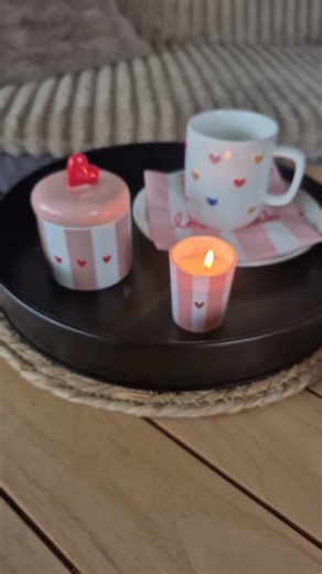 Maisons du Monde on Instagram: "L’amour se cache aussi dans les détails 🍵 Entrez dans le Love Club ❤️ 📷Merci @celine.enpensequoi pour avoir sublimé notre nouvelle collection pour la Saint Valentin !"