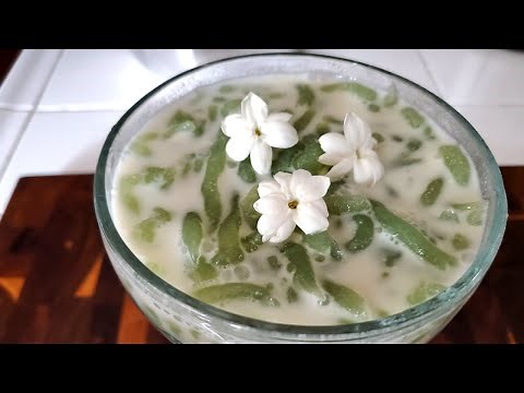 Pandan Flavored Jello in Sugary Coconut Sauce (Cambodian Dessert Nom Lort)
