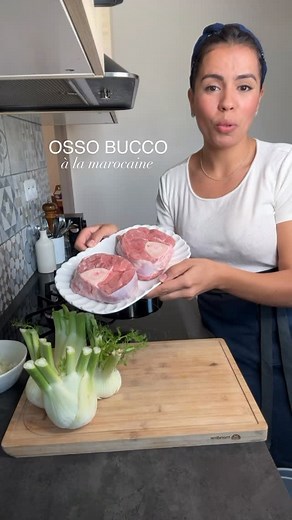 Loubna JAIBI on Instagram: "Osso buco à la Marocaine aux fenouils et petits pois Ingrédients: 2 morceaux de jarret de veau( osso bucco) 2 oignons 2 gousses d’ail 4 bulbes de fenouils coupées 2 petites pommes de terre ( facultatif) 1 tasse de petit pois surgelés ( ce n’est pas la saison) Huile d’olive sel et poivre curcurma gingembre en poudre persil et coriandre ciselés"