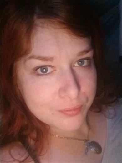 Bailey Pink (@locksofinferno)’s video of performative cleaning