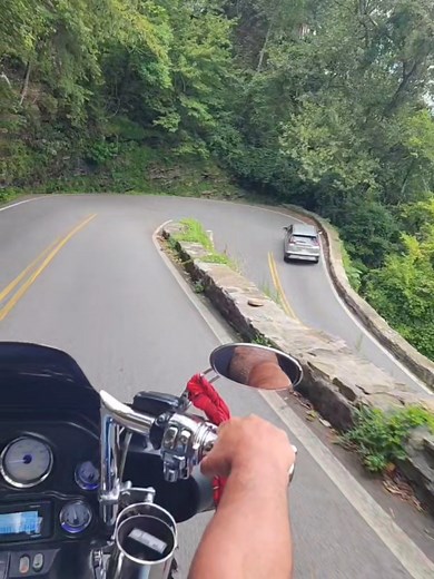 Exploring the W Road in Chattanooga, TN