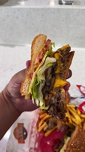Incredible smash burgers and tacos from Izzy’s Bbq in Edinburg TX - #rgvfood #rgvfoodie #956 #956food #forkit #thergvfoodie #smashburger #edinburgtx #rgvlocal | Fork It