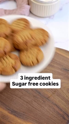 Skip the sugar but still enjoy soft and chewy cookies that need just 3 ingredients- no one can tell it’s sugar free! If you want the recipe, just say “recipe” and I’ll DM you the link right this second or click the link in my profile OR save the post below https://thebigmansworld.com/3-ingredient-sugar-free-flourless-cookies-paleo-vegan-gluten-free/ Follow @thebigmansworld for more easy, healthy recipes | The Big Man's World