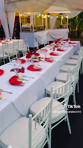 ✨ Romantic & Bold Wedding Reception Setup ❤️🔥 A breathtaking wedding reception designed to create a deep romantic atmosphere with a touch of luxury and “wow” factor. ✨ Deep red fresh Anthuriums, and lush greenery are styled together with soft candlelight to create a warm, intimate glow. The table is decorated with elegant gold accents, crystal glassware, and flowing fabrics that add richness and passion to the setup. ❤️ 🌹 Fresh premium flower arrangements 🔥 Romantic candlelight ambience ✨ Lux