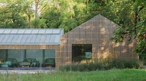 The RIBA South West Awards 2024 shortlist is here ⬇️ The renovation of the Bath Abbey, an art-deco lido and the conversion of a 19th-century school into a modern family home are among 15 shortlisted projects. All projects shortlisted for RIBA Regional Awards will be visited by a regional jury, and the winning projects will be announced later this spring. ➡️ View the shortlist: https://ow.ly/YVi050QA4Se #RIBAawards | Royal Institute of British Architects