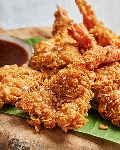 Golden, crunchy and seriously addictive! These prawns bring the party vibes 🔥 | Quick and Easy Cooking with Marion