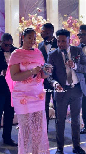 Prince Egba, Wedding MC on Instagram: "The most interesting wedding game on the internet 🤣🤣 This one is MAD FUN 🤩 . . P&T25 with MC: @princefineboy #wedding #nigeria #mc #weddinginspiration #events #royalwedding #itsekiri #itsekiribride #weddingmc"