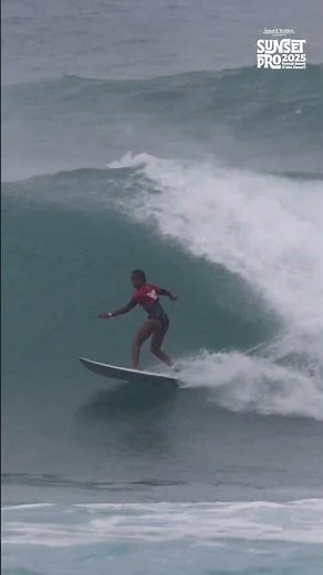 kids these days... Kiara Goold reminding us the next gen is here to stay at the HTA Sunset Pro!