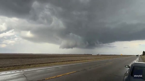'Rotating Wall Cloud' Forms Over Pontiac as Sirens Ring Out