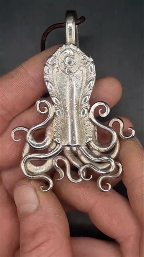 Watch me craft a octopus inspired pendant using scrap forks 🐙 #handmade #craft #recycle #pendants