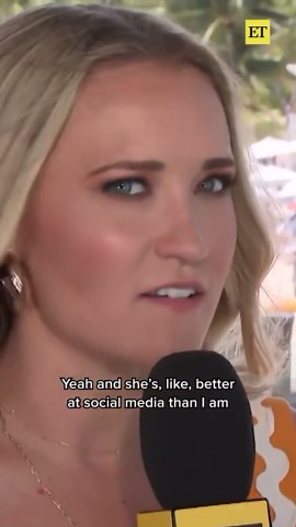 Entertainment Tonight on Instagram: "Emily Osment is looking back on the bond with her ‘Young Sheldon’ fam and teases the upcoming spinoff. 🎉🎬⁠ ⁠⁠"