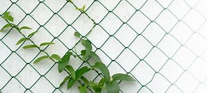 How to Build a Welded Wire Fence | DoItYourself.com