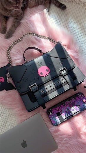 The cutest KUROMI BACKPACK! 💕🖤 This is officially my new laptop bag! 😍 I am SO EXCITED! Thank you so much @GeekShare for sending me one to unbox and share~ 🥰 Y’ALL the quality of this is so good! 🤯 I love how I can change out the straps to give it a different look/function, and the overall design is just really nice and super cute. I’d love to see more bags for more Sanrio characters too! #geekshare #kuromi #sanrio #nintendoswitch #pinkgamingsetup