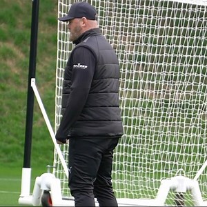 🗣️ "Getting a good run of games makes a big difference to your position" Wayne Rooney sits down with Argyle TV to preview Saturday's trip to Derby County. Watch in full ➡️ pafc.co.uk/argyle-tv In partnership with Mercedes-Benz South West. | Plymouth Argyle Football Club