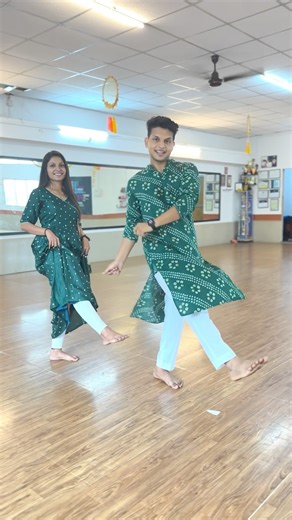 garba/dodhiya step tutorial 🖤 #shorts #garba #shortfeed #trending #howto #learn #new #viral #yt
