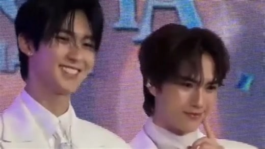 守护宝物的恶龙-尤金 以及他的宝贝水母-啪叽