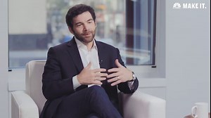 Here's how managers should handle underperforming employees, says LinkedIn CEO Jeff Weiner