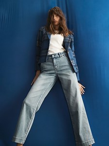 4.3K views · 21 reactions | Don't Miss Out! Our Amaze Wide Leg Jean is selling fast! ‍♀️ #justjeans #justjeansstyle #madeindenim | Just Jeans | Facebook