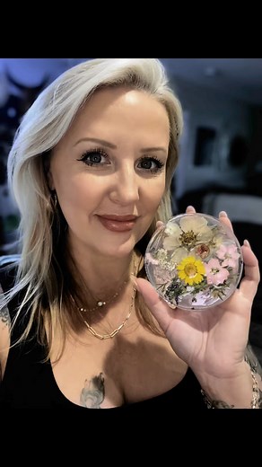 ✨ I made my own resin coasters with dried flowers – and it turned out adorable! 🌸I got everything from Amazon and here’s how I did it:DIY Resin Coasters with Dried Flowers🌼 Supplies I used: • 2-part epoxy resin (deep pour safe) • Silicone molds (for panels, trays, or custom shapes) • Mixing cups & stir sticks • Heat gun or torch (for bubbles) • Dried flowers (pressed or whole – your choice!) • Gloves & drop cloth for protectionStep-by-Step: 1. Prep your space. Lay out your drop cloth and gathe