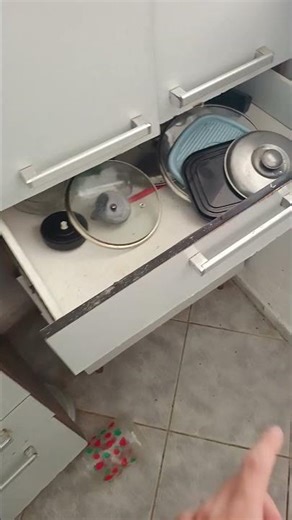 how to close the cabinet drawer