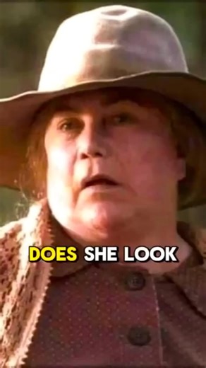 She was turning heads in Hollywood with her striking golden hair and captivating blue eyes... Check out who she is in the first comment 👇👇👇 #IconicScene #MovieBloopers #BehindTheScenes #FilmFacts #UnexpectedMoments #CinematicMagic #HiddenGems #FilmTrivia #DidYouNotice #ClassicCinema | Brandon Walters