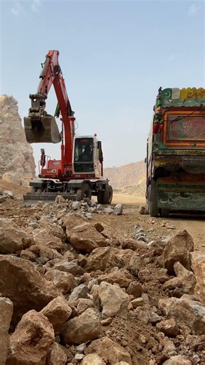 Heavy Machinery Dominates Mountains – Massive Excavator & Loader in Action (4K UHD)