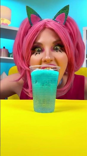 Ice cream turning into cotton candy?! 🍦➡️🍭😱 #reversevideo #magic