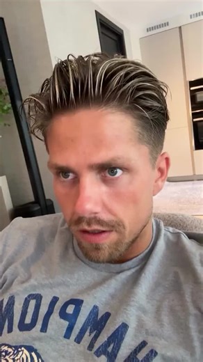 Wie zou er naar een concert van Appie Hazes komen? En is Jacomien dan Monique?