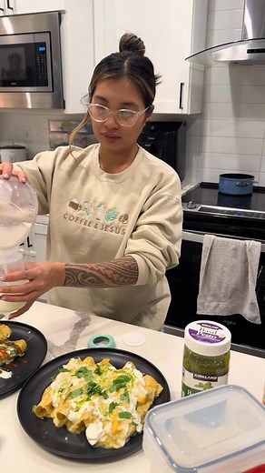 this is one of the ways how I use left over chicken 🤤 #dinneridea #dinnertime #chickenenchiladas #momoftiktok #cookwithme | Fitzye