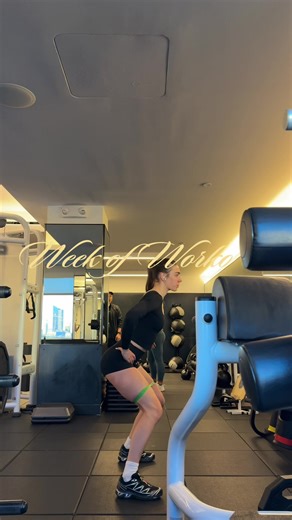 A week of workouts as therapy🤍💪🏼 moving my body, clearing my mind, and showing up for myself @Equinox @Aritzia @Elite Eleven @NEW YORK PILATES™ #workoutastherapy #equinoxfitness #nycfitness #mentalhealth #weekofworkouts