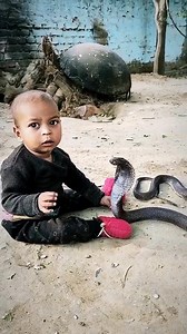 Por fin un niño jugando sin celular. 👏 | Edgar Batres "El Master"