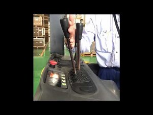 わけわからん⁉︎フォークリフトの素早いレバー操作①